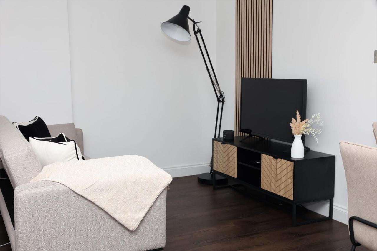 Appartement Watford Luxury 1 Bed Flat - Free Parking Extérieur photo